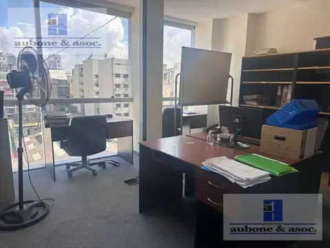 Oficina 12 ambientes con 3 baños
