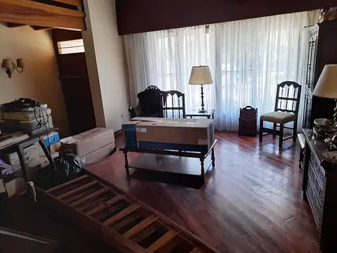 Casa en Venta con 3 cocheras