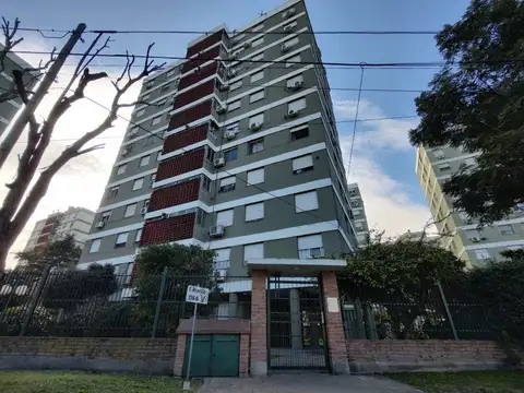 DEPARTAMENTO DE 4 AMBIENTES EN BARRIO GUEMES DE AVELLANEDA.