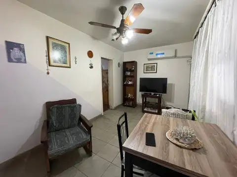 Casa 4 ambientes con 1 baño