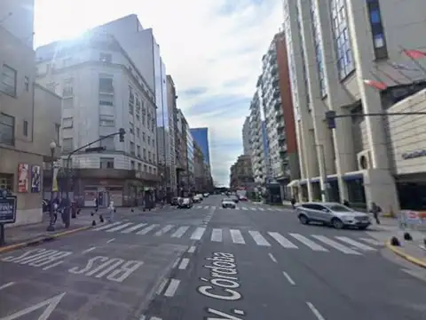 Amplio monoambiente divisible al frente Apto profesional.Retiro