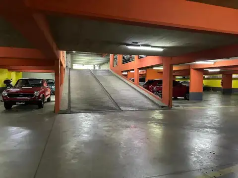Avenida Corrientes e/ Concepción Arenal y Leiva