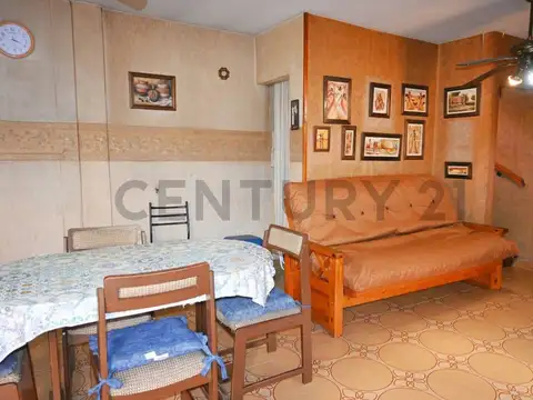 Venta PH 4 ambientes con cochera y patio sin expensas Lomas de Zamora