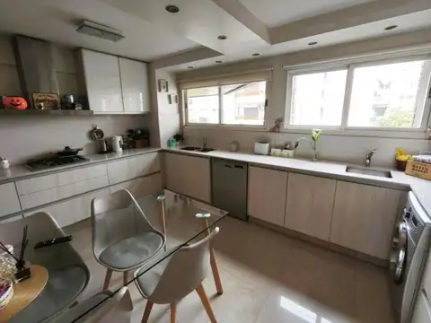 Venta departamento cuatro ambientes en Caballito