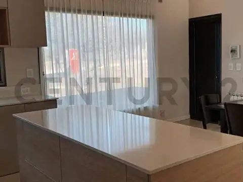 VENTA CASA DE CATEGORIA EN BARRIO CERRADO LA MELINCA