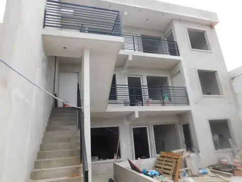 Departamentos a estrenar en Villa Luzuriaga 2 ambientes y medio.-