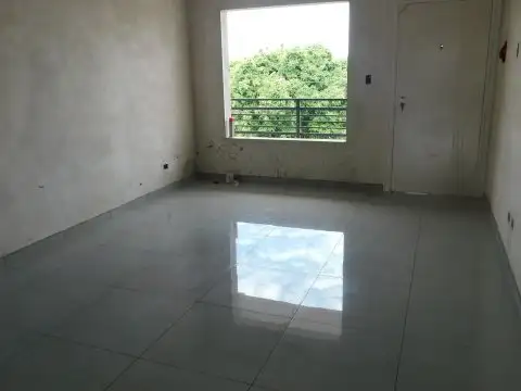 Departamentos a estrenar en Villa Luzuriaga 2 ambientes y medio.-