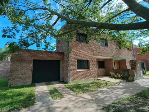 Oportunidad unica: Casa de 2 plantas en Guadalupe!