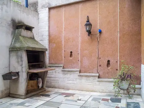 Depto Tipo Casa en Venta con 1 cocheras