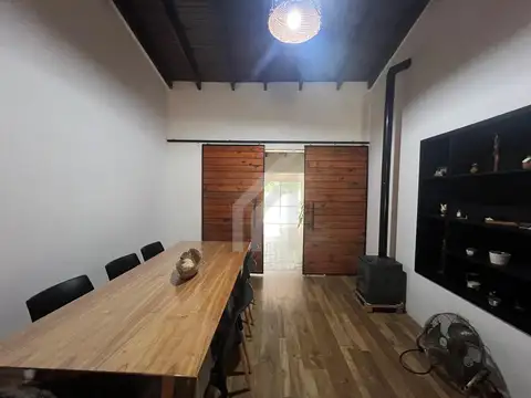 Casa 4 ambientes con 2 baños