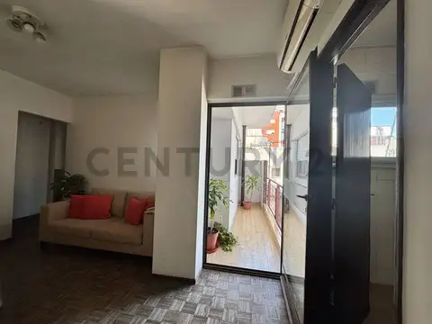 AV CORDOBA 2400, Piso 0