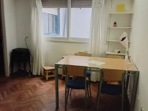 2 ambientes interno. Calefacción central. Lavadero. A mts. Boulevard Charcas.