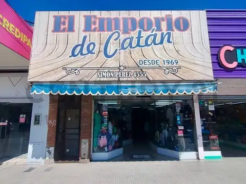 VENTA LOCAL CON DEPÓSITOS EN GONZALEZ CATÁN CENTRO