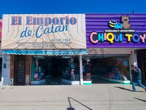 VENTA LOCAL CON DEPÓSITOS EN GONZALEZ CATÁN CENTRO