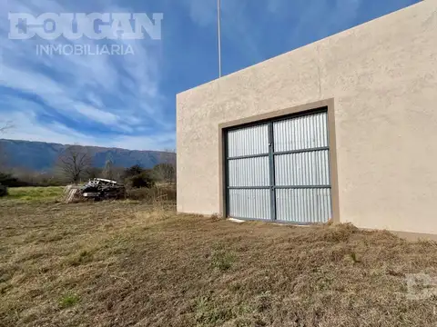 VENTA - Galpón de 70 metros cubiertos sobre amplio lote - Carpintería San Luis