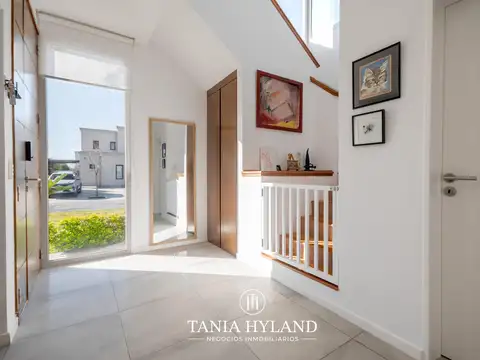 Casa 6 ambientes con 3 baños