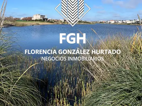 Mega Lote en venta Laguna Naudir con la mejor vista y espejo de agua