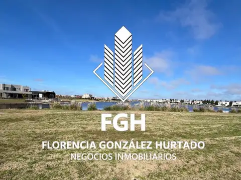 Mega Lote en Naudir con el mayor espejo de agua