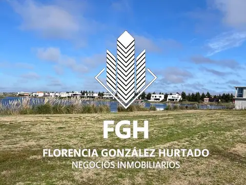 Mega Lote en venta Laguna Naudir con la mejor vista y espejo de agua