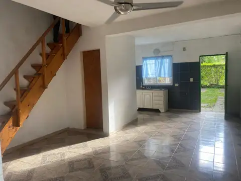 Depto Tipo Casa 3 ambientes con 2 baños