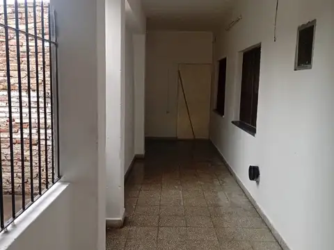 CASA CON COCHERA