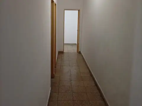 CASA CON COCHERA