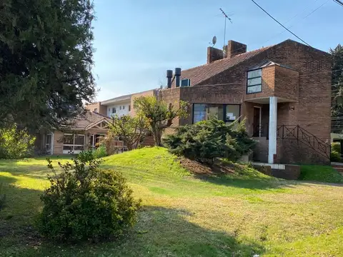 VENTA Casa Country Champagnat 2 lotes , Pilar