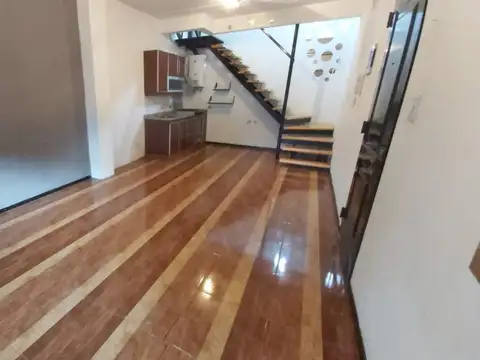 Depto Tipo Casa en Alquiler de 2 ambientes