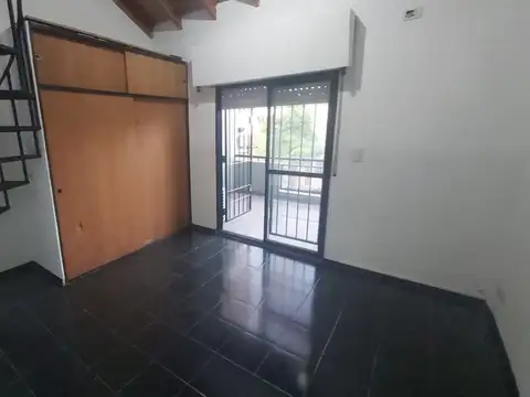 P.H. 2 AMBIENTES TIPO DUPLEX BALCON SIN EXPENSAS