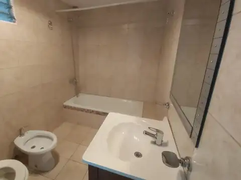 Depto Tipo Casa en Alquiler en Flores, $ 750.000