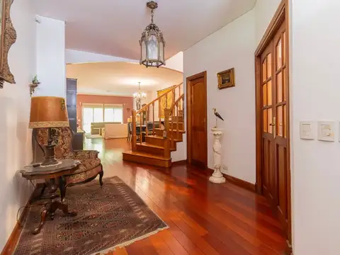 Casa en Venta con 1 cochera