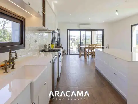 Casa en Venta En La Providencia 4 dormitorios - Canning