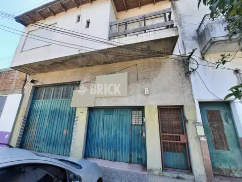 LOTE DE 8.66X49 METROS EN BOUCHARD AL 3200 - 424 M2 DE SUPERFICIE - HOY GALPON Y OFICINA Y PH