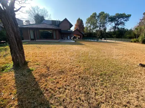 Casa en Venta en El Ombu, USD 580.000