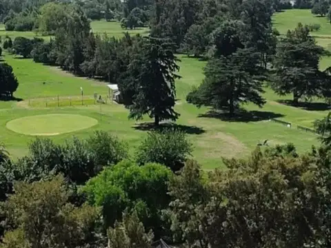 Depto frente al Golf de Padua con la mejor vista. Piso 10.(3 Amb.)  A solo 100 mtrs estacion de Tren. OPORTUNIDAD.DAD.