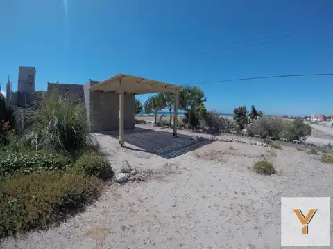 Casa en venta - 2 Dormitorios 1 Baño - 398Mts2 - Playas Doradas