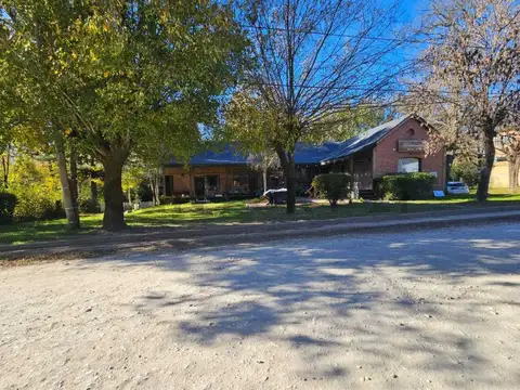 Hermoso complejo de locales comerciales en Villa Yacanto