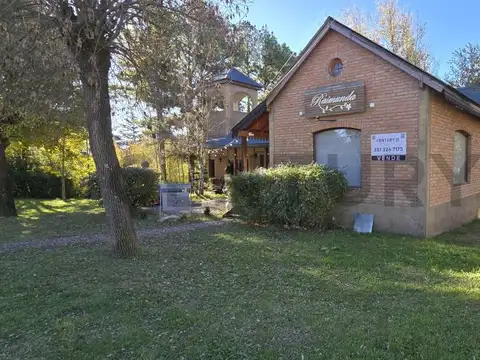 Hermoso complejo de locales comerciales en Villa Yacanto