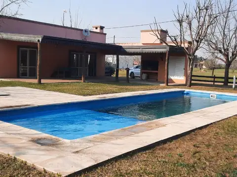 Casa en Venta con 1 cochera