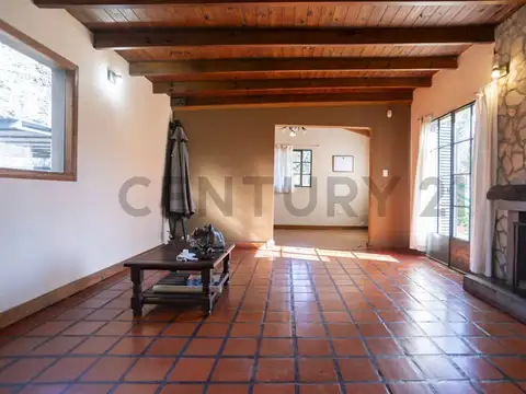 Casa 4 ambientes con 1 baño