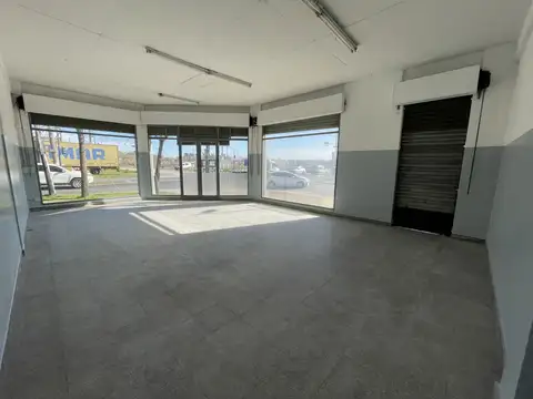 LOCAL 31 esq. 526 54m2