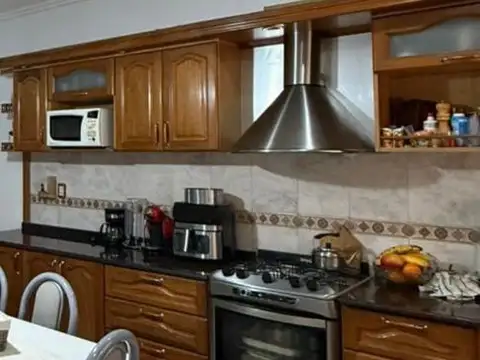 Depto Tipo Casa 4 ambientes con 2 baños
