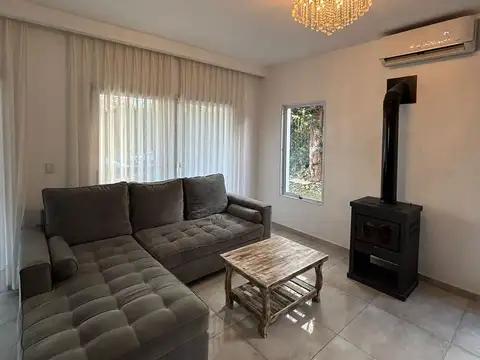 Casa en Alquiler en Haras Santa Maria, USD 1.800