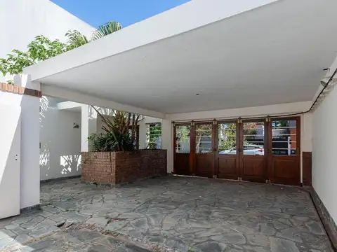 Casa 6 ambientes con 3 baños