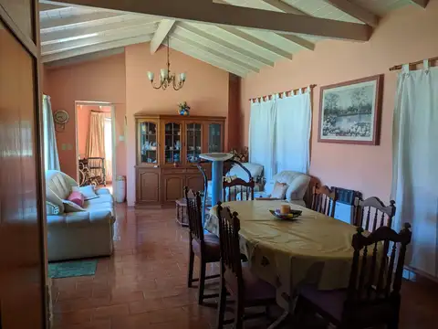 Casa en Venta con 2 cocheras
