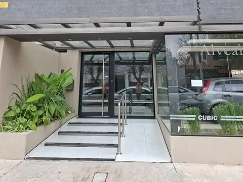 HERMOSO DPTO. 2 AMB. ZONA ITUZAINGÓ CENTRO