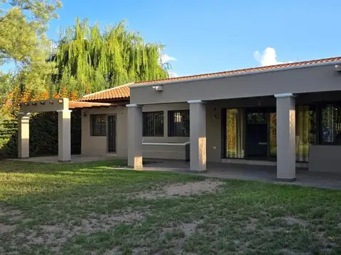 Casa en Venta con 2 cocheras