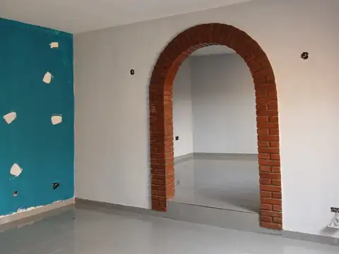 Casa 11 ambientes con 3 baños