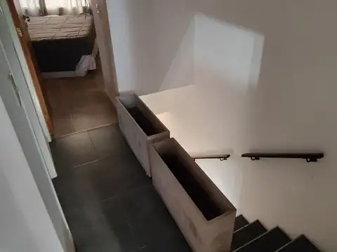 Venta. Duplex de pasillo. 3 Dormitorios y Patio.