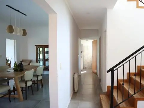 Casa 5 ambientes con 5 baños